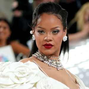 Rihanna Paired Her Newly Blonde Hair With Goth Lip Liner