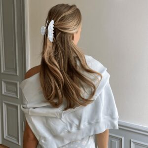 Banana Clip vs Claw Clip: Hairstylists Explain the Buzzy Hair Accessories