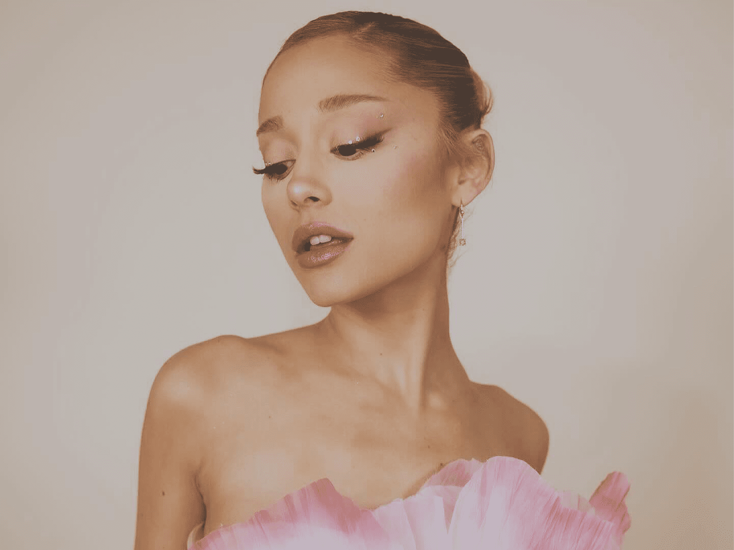 Ariana Grande’s Wispy Baby Bangs Are So Chic for Summer