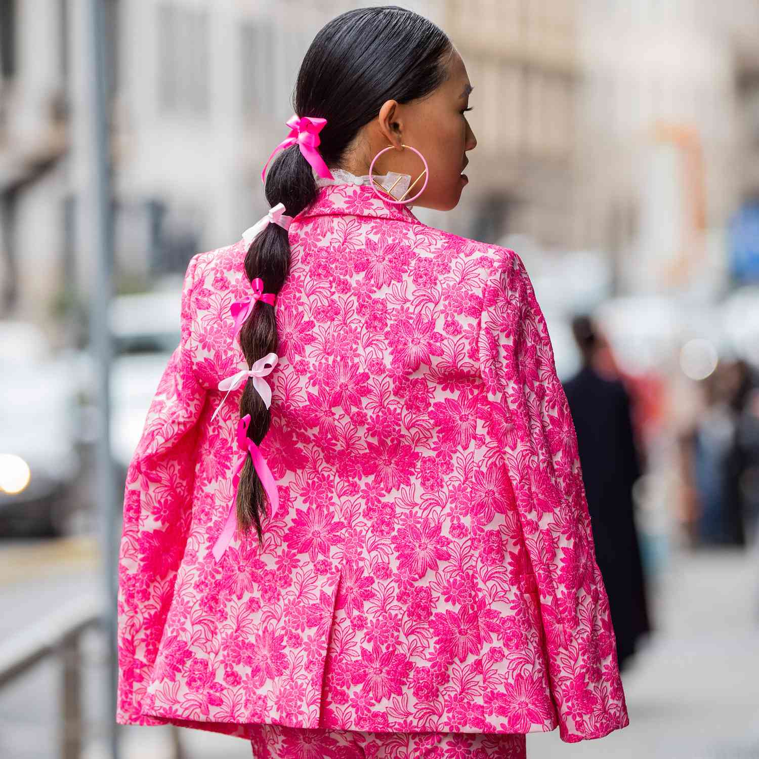 A bubble braid made with hot pink bows