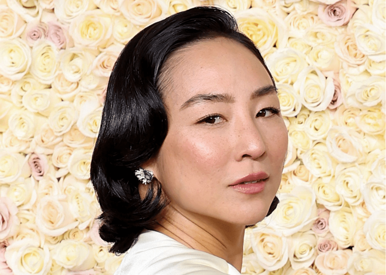 Greta Lee wears a soft Hollywood wave in her bob to the Golden Globes